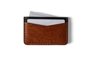 classic-sleeve-cardholder-tan-black